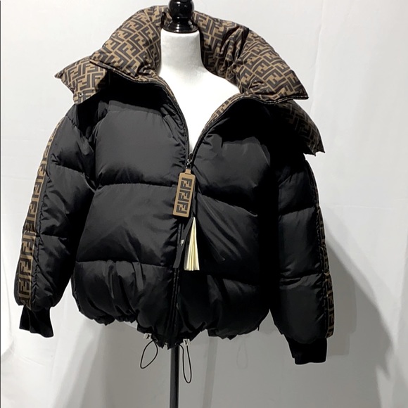 ❌SOLD ❌.  Size-S Fendi Reversible printed down jacket - Picture 4 of 13